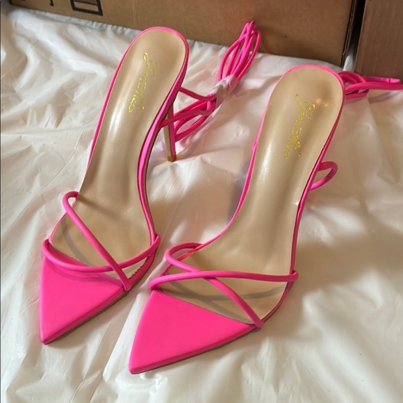 Elegant Pink Satin High Heels - Picture 1 of 10